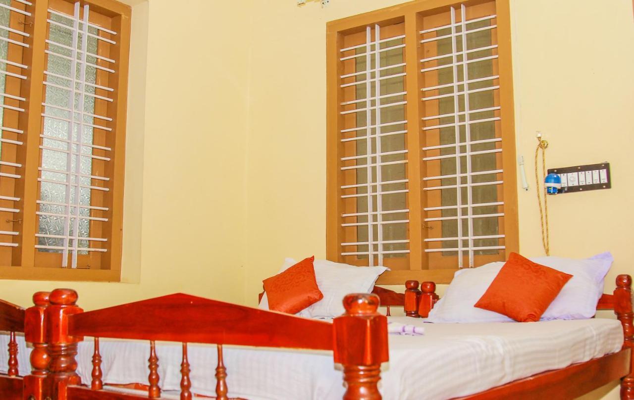 Aramana Holiday Inn Alappuzha Habitación foto